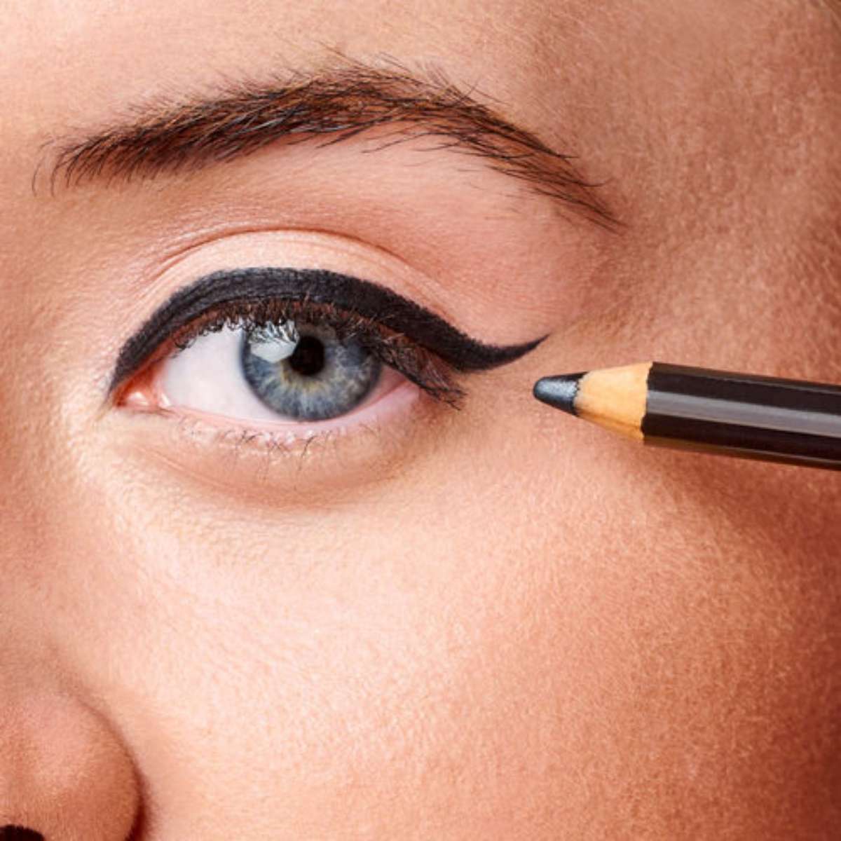 Essence Kajal Eye Pencil