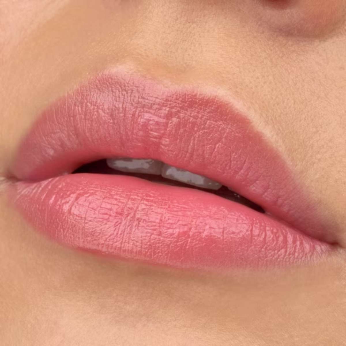 Essence Tinted Kiss Hydrating Lip Tint