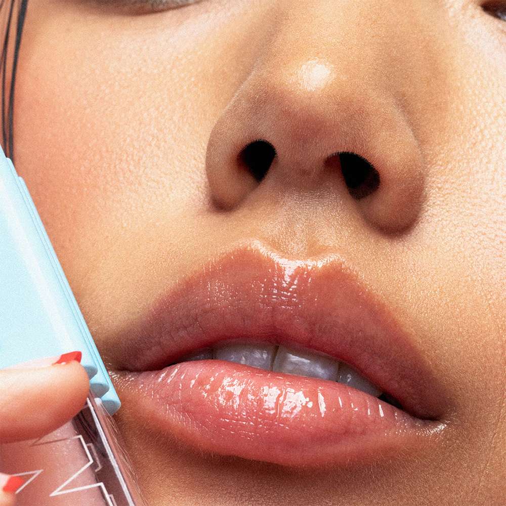 Kosas Wet Lip Oil Plumping Lip Treatment Gloss