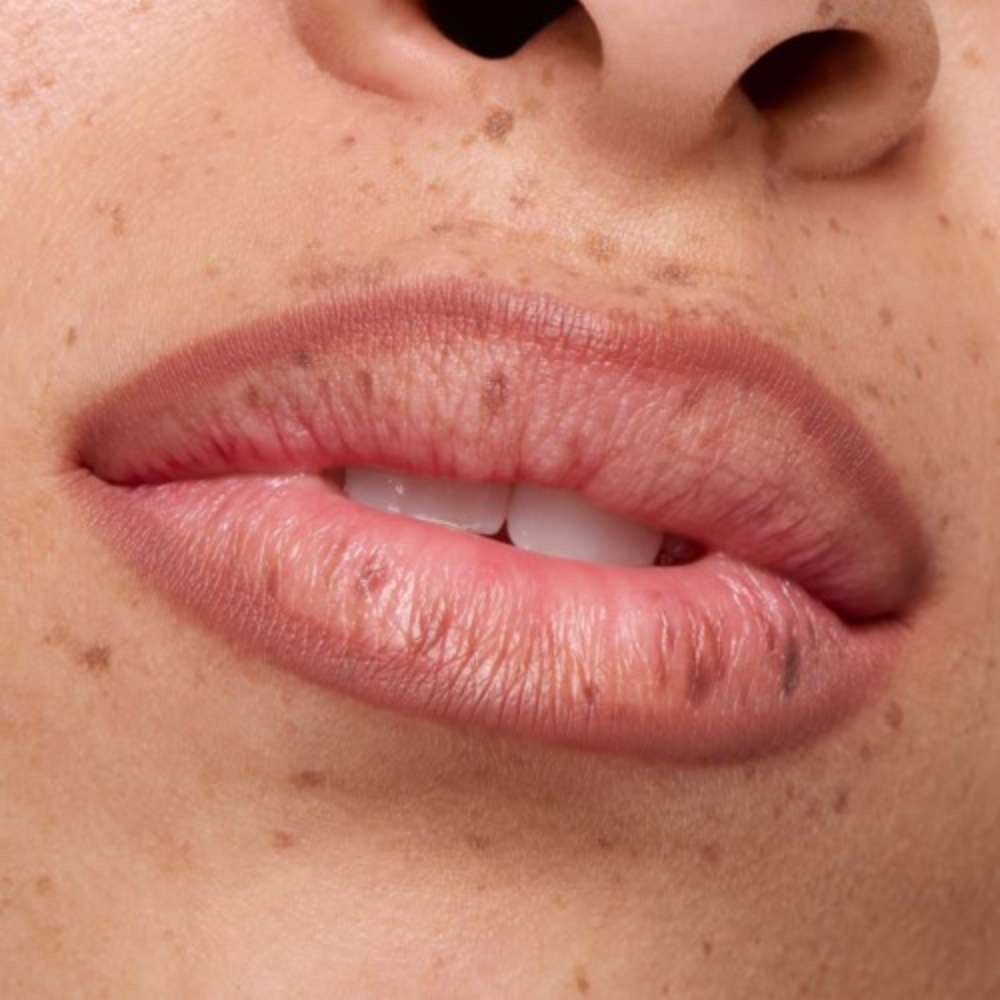 Essence 8H Matte Comfort Lipliner