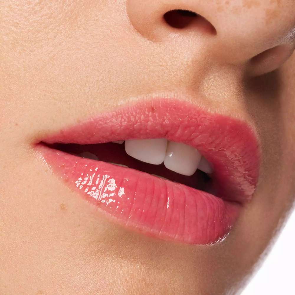Essence CHILI BOMB Shiny Lip Gloss